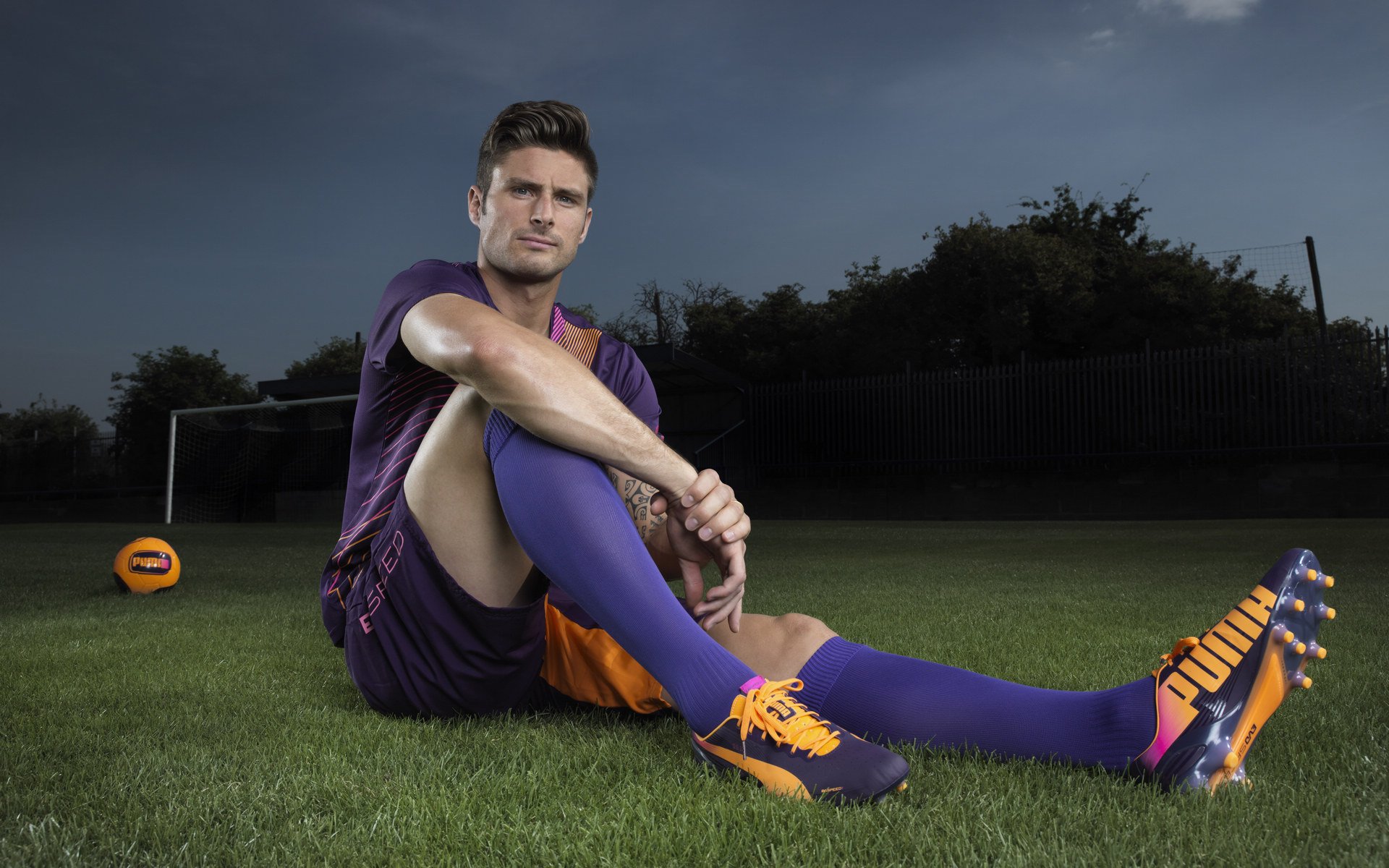 乌拉圭连续得分压制希腊,莱万成为关键先生,当南美风暴席卷爱琴海