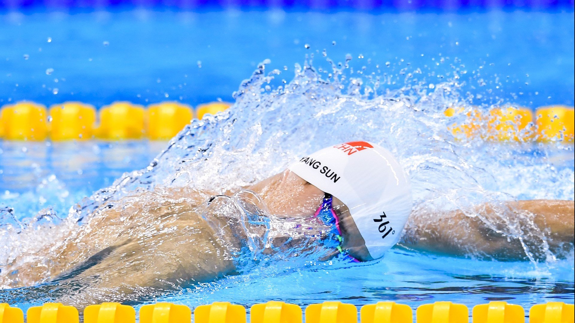 深圳队生死战取胜新疆队，班凯罗在欧冠半决赛接管比赛，竞技体育的绝境绽放